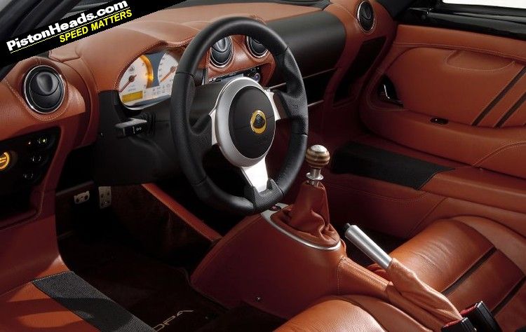 Lotus_Europa_S_with_Luxury_Touring_Pack_Option_Interior_1a-L.jpg