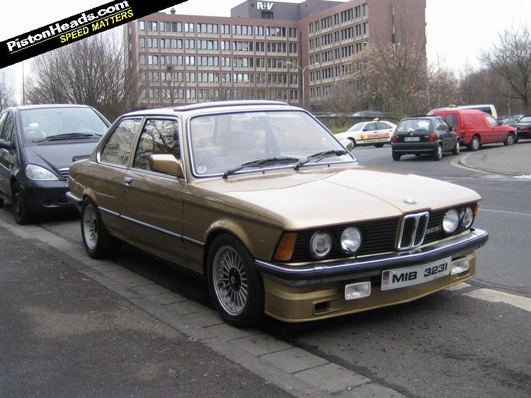 After considering the E30 BMW 3 series I soon settled on the older E21 3 