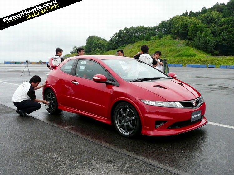The hot Mugen Civic Type R In spite of the jetlag it's hard to suppress 