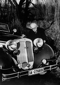 August Horch with his 853 in 1936