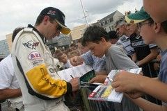 Oliver Gavin signs a few autographs